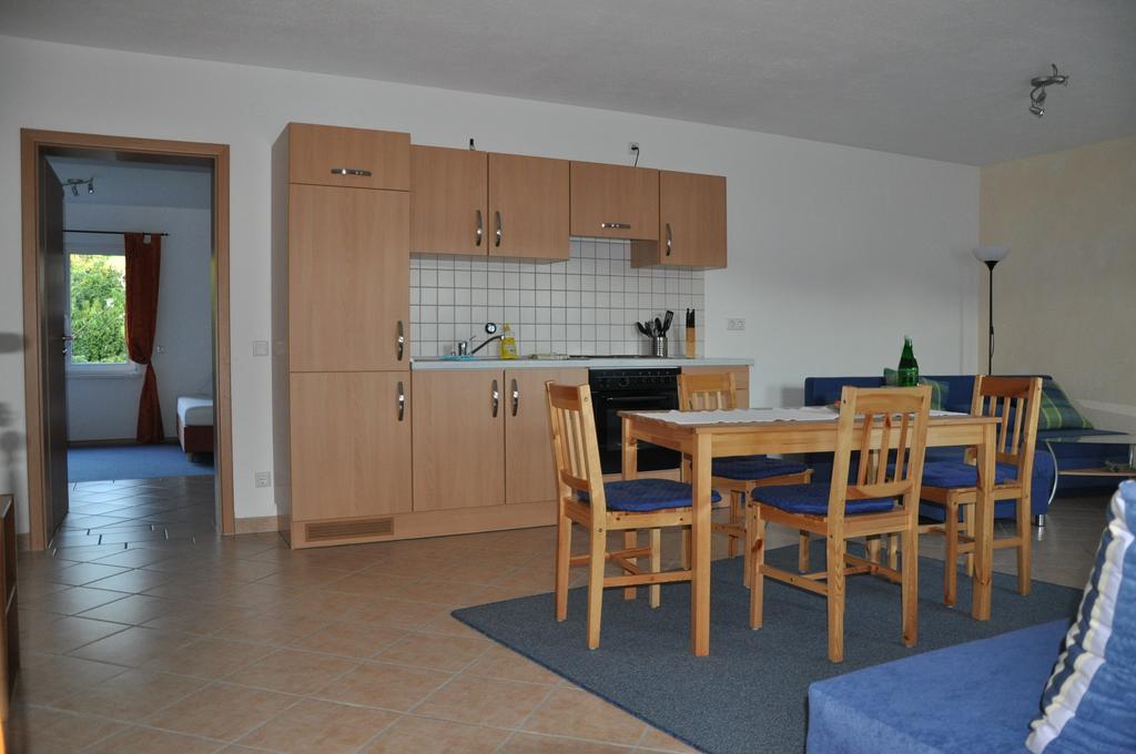 Fliederhof Ferienwohnungen Herresbach Habitación foto